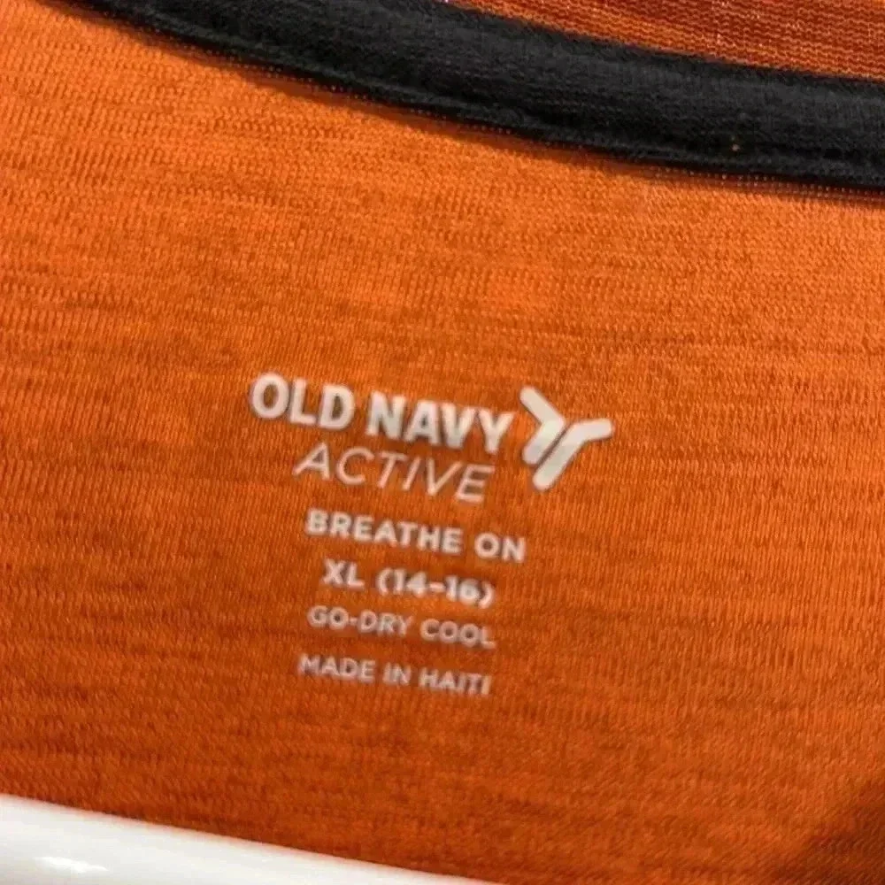 Old Navy Active shirt